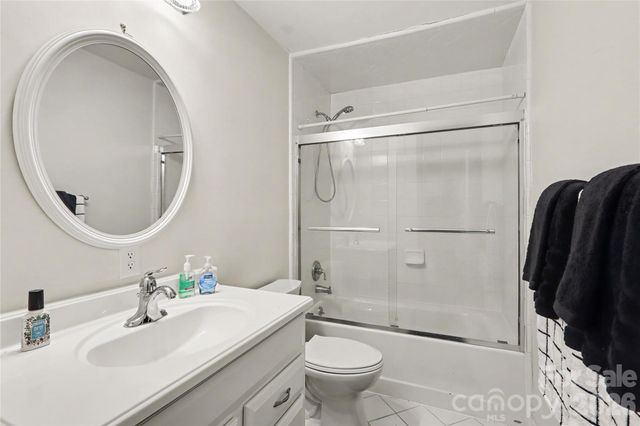 5811 Sharon Road C, Charlotte, NC 28210
