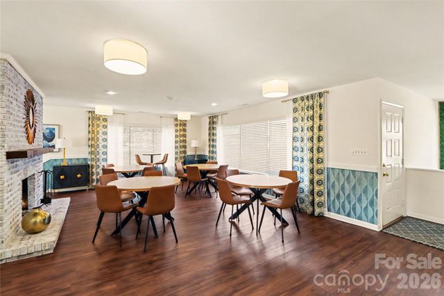 5811 Sharon Road C, Charlotte, NC 28210