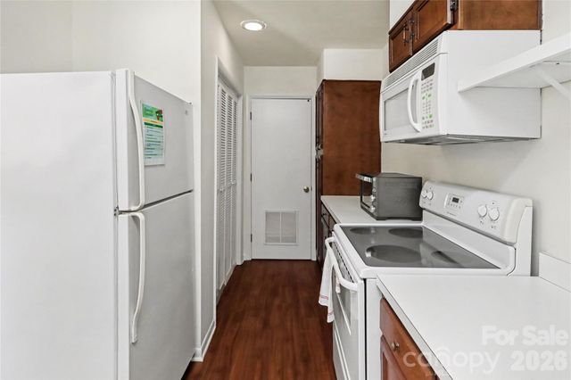 5811 Sharon Road C, Charlotte, NC 28210