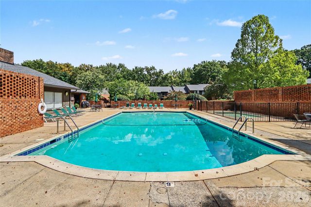 5811 Sharon Road C, Charlotte, NC 28210