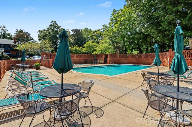 5811 Sharon Road C, Charlotte, NC 28210