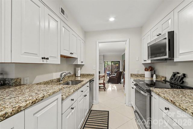 5811 Sharon Road C, Charlotte, NC 28210