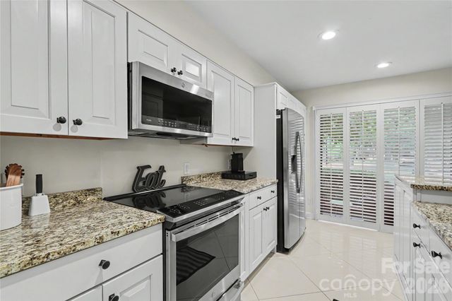 5811 Sharon Road C, Charlotte, NC 28210