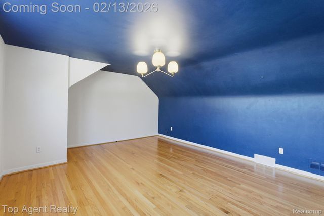 32306 Baintree Road, Farmington Hills, MI 48334