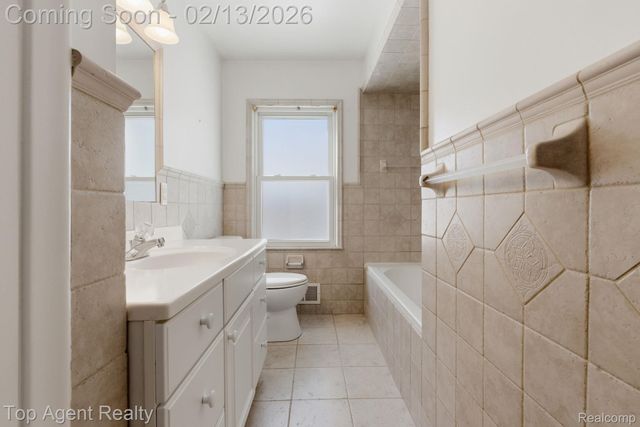 32306 Baintree Road, Farmington Hills, MI 48334