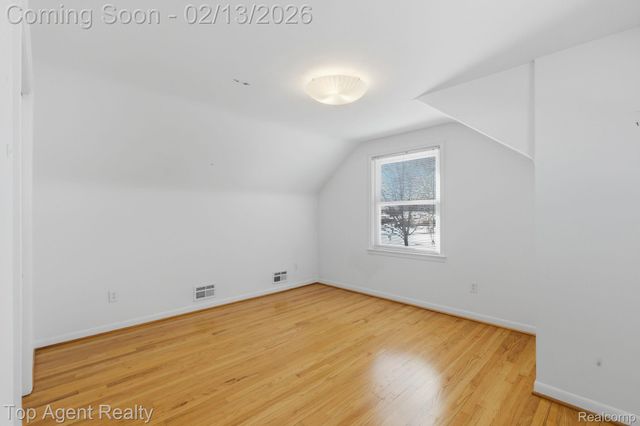 32306 Baintree Road, Farmington Hills, MI 48334