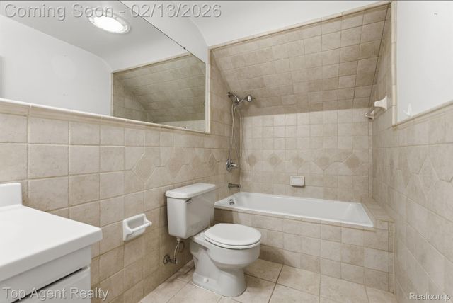 32306 Baintree Road, Farmington Hills, MI 48334