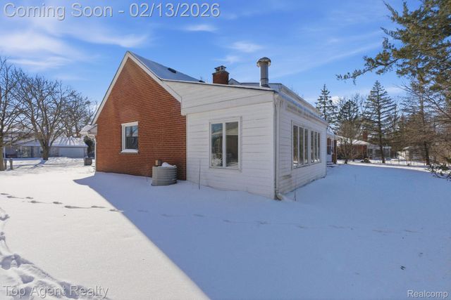 32306 Baintree Road, Farmington Hills, MI 48334