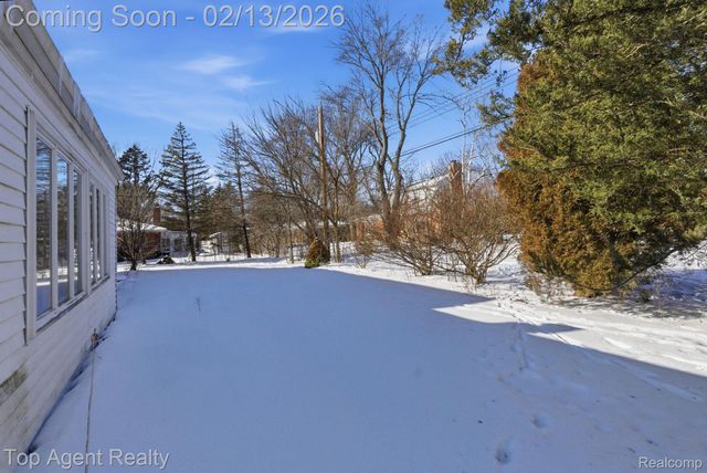 32306 Baintree Road, Farmington Hills, MI 48334