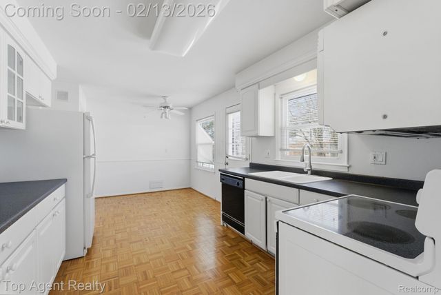 32306 Baintree Road, Farmington Hills, MI 48334