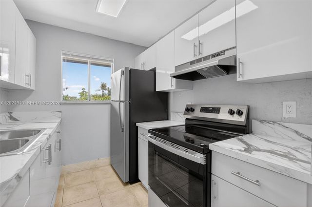 2201 Catherine Dr 3, Delray Beach, FL 33445