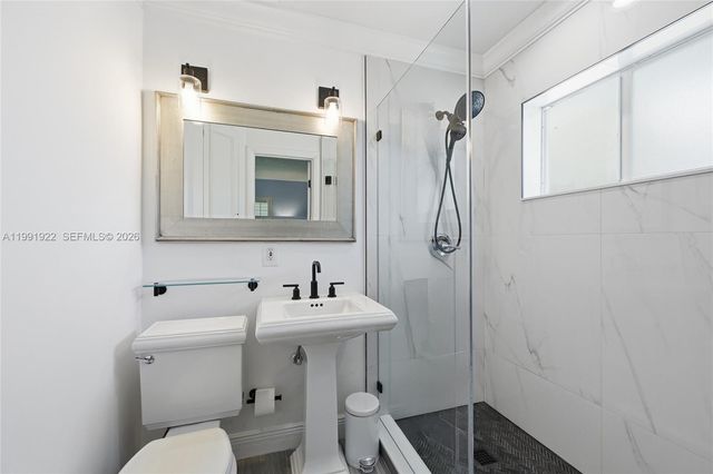 2725 SE 2nd Ct, Pompano Beach, FL 33062