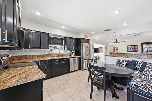 2725 SE 2nd Ct, Pompano Beach, FL 33062