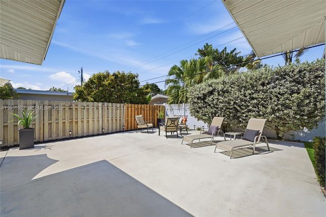 2725 SE 2nd Ct, Pompano Beach, FL 33062