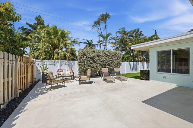 2725 SE 2nd Ct, Pompano Beach, FL 33062