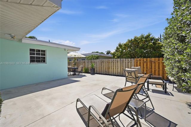 2725 SE 2nd Ct, Pompano Beach, FL 33062