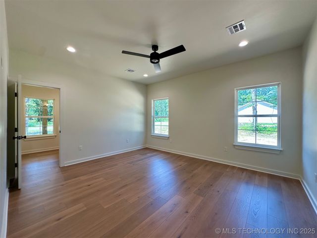 12443 Longboard Loop, Kingston, OK 73439