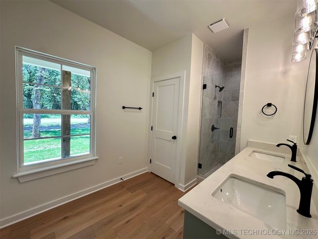 12443 Longboard Loop, Kingston, OK 73439