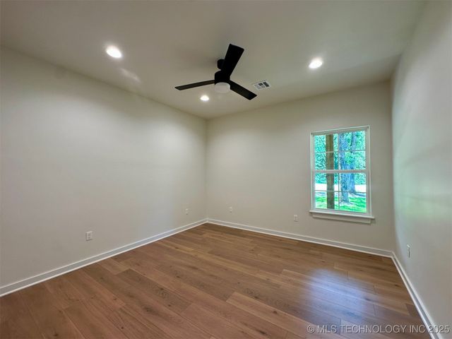 12443 Longboard Loop, Kingston, OK 73439