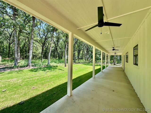 12443 Longboard Loop, Kingston, OK 73439