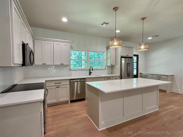 12443 Longboard Loop, Kingston, OK 73439