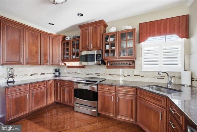 27 MITCHELL CT, Marlton, NJ 08053