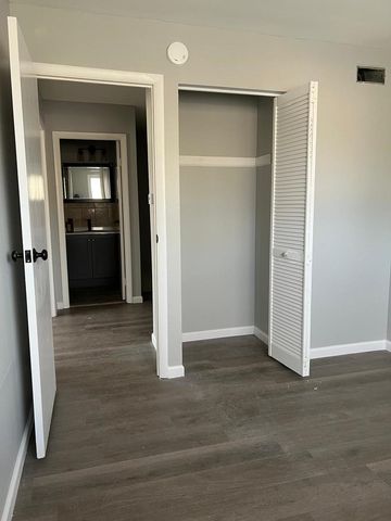 5546 Carmel Drive 5546, Hanover Park, IL 60133