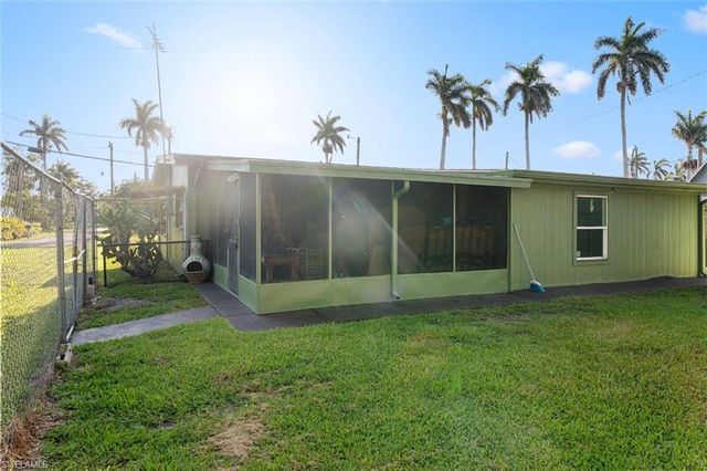 1154 4th WAY, North Fort Myers, FL 33903