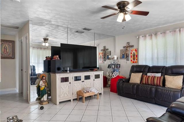 1154 4th WAY, North Fort Myers, FL 33903