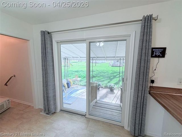 1376 Williamsburg Road, Flint, MI 48507
