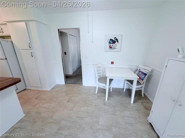 1376 Williamsburg Road, Flint, MI 48507
