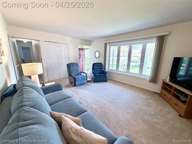 1376 Williamsburg Road, Flint, MI 48507