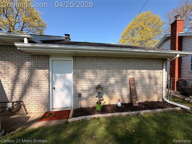 1376 Williamsburg Road, Flint, MI 48507