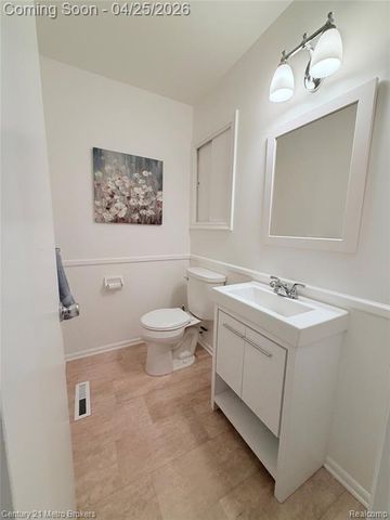 1376 Williamsburg Road, Flint, MI 48507