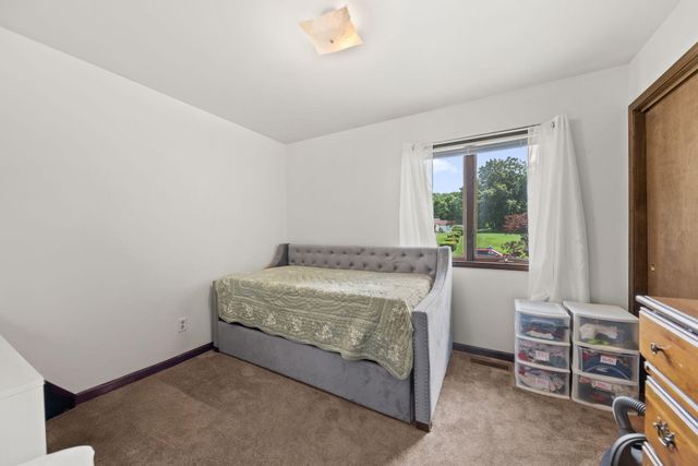 9272 Vigo Street, Crown Point, IN 46307