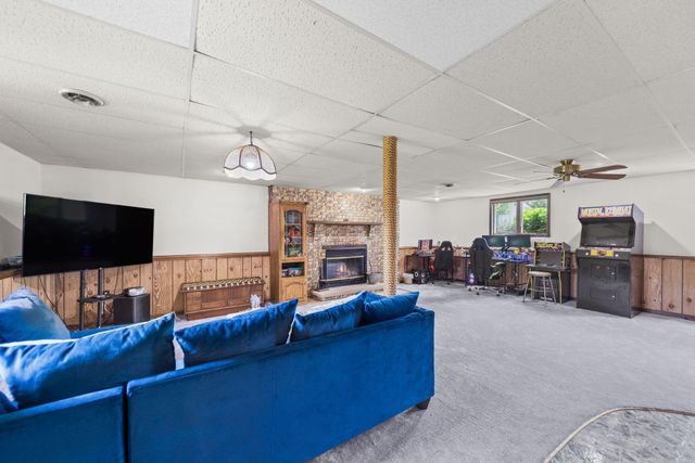 9272 Vigo Street, Crown Point, IN 46307