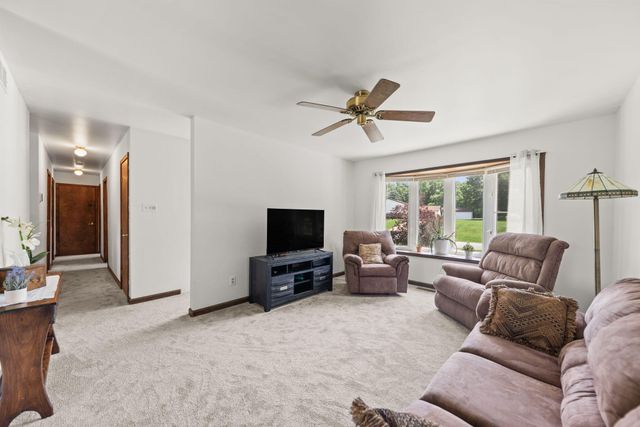 9272 Vigo Street, Crown Point, IN 46307