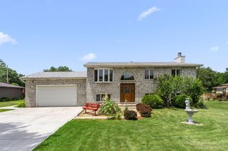 9272 Vigo Street, Crown Point, IN 46307