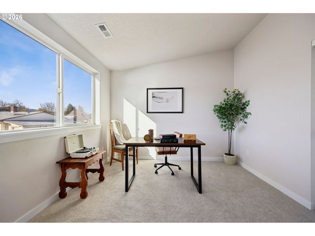 1724 Se SHERRETT St, Portland, OR 97202