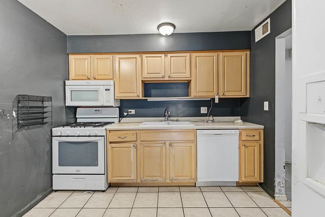 5000 Carriageway Drive 116, Rolling Meadows, IL 60008