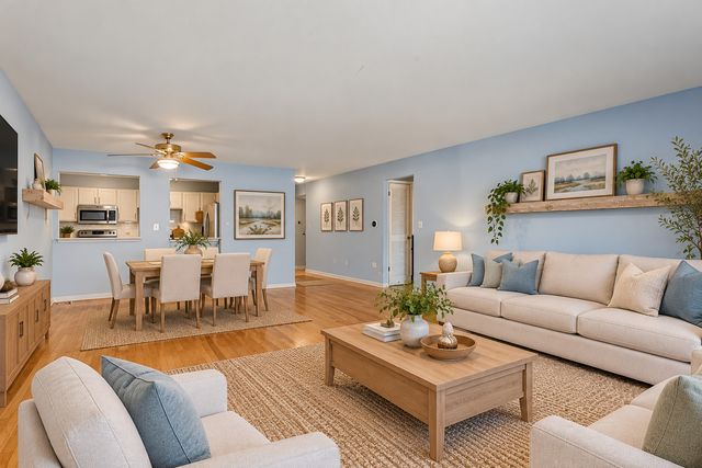 5000 Carriageway Drive 116, Rolling Meadows, IL 60008