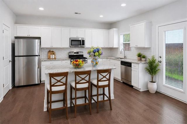 585 Summit Point, Canton, GA 30114