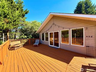 436 Seashore Street SW, Ocean Shores, WA 98569
