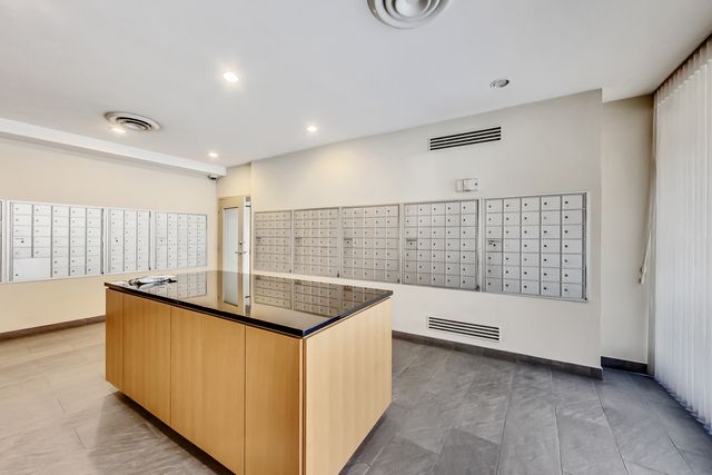2930 N SHERIDAN Road 2111, Chicago, IL 60657