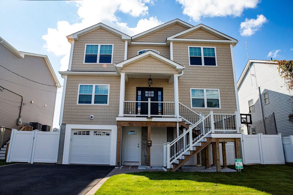 356 Arthur Street, Freeport, NY 11520