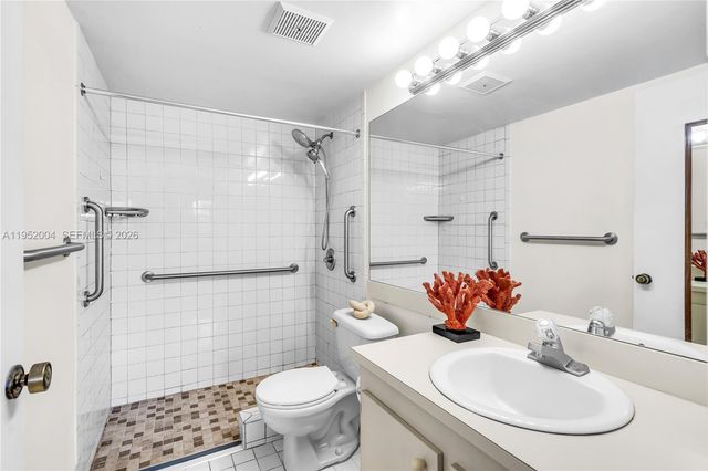 18370 Mediterranean Blvd 1-25, Hialeah, FL 33015