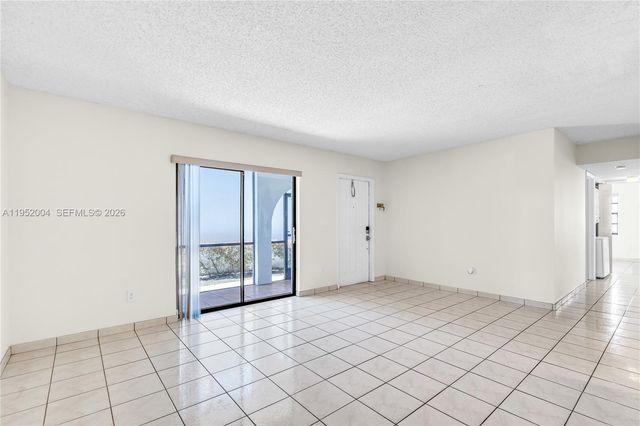 18370 Mediterranean Blvd 1-25, Hialeah, FL 33015
