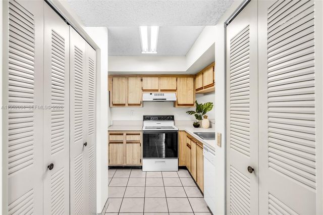 18370 Mediterranean Blvd 1-25, Hialeah, FL 33015