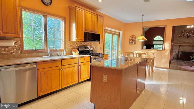 26 POLING FARM CT, Belle Mead, NJ 08502