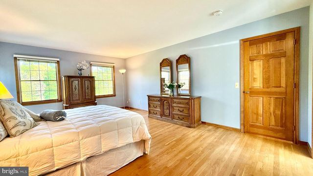 26 POLING FARM CT, Belle Mead, NJ 08502